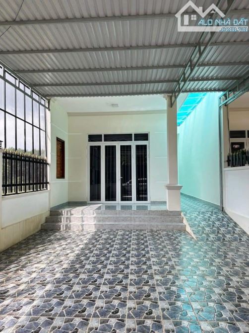 Nhà cấp 4 ngay Lê Thị Siêng, Tân Thông hội, Củ CHi, 740tr, 5x27m,full thổ cư,sang tên ngay