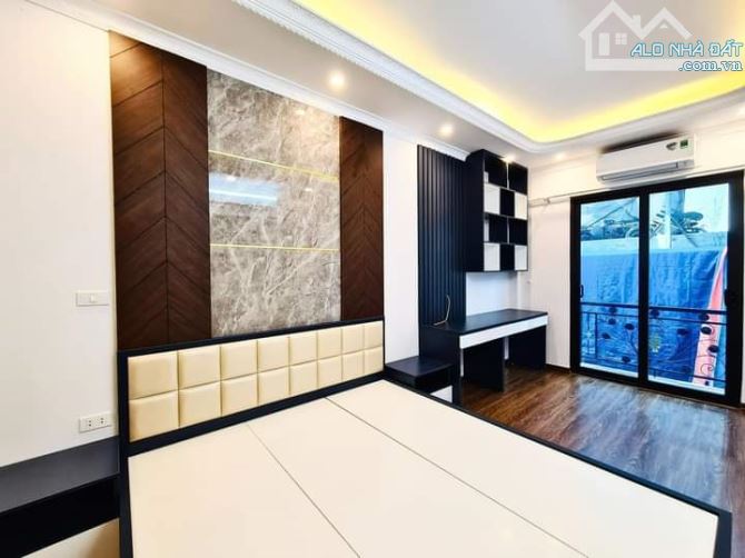 PHÂN LÔ QUÂN ĐỘI, THOÁNG TRƯỚC SAU, NGÕ THÔNG, Ô TÔ TRÁNH CÁCH 10M, NHÀ SIÊU ĐẸP, SỔ NỞ HẬ - 1