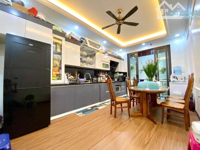 GIẢM 1 TỶ, BÁN NHÀ PHỐ NGUYỄN SƠN 72M x 5T THANG MÁY, FULL NỘI THẤT, GARA. 17.5 TỶ - 1