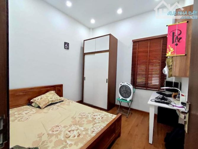 Bán nhà 5 tầng Ngõ 69B Hoàng Văn Thái Dt 38m2 Mt 4m Giá 4,8 tỷ - 1