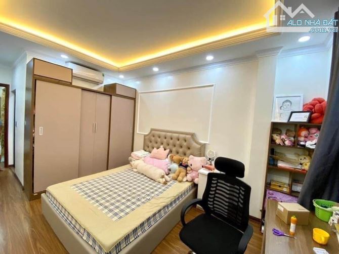 GIẢM 1 TỶ, BÁN NHÀ PHỐ NGUYỄN SƠN 72M x 5T THANG MÁY, FULL NỘI THẤT, GARA. 17.5 TỶ - 3