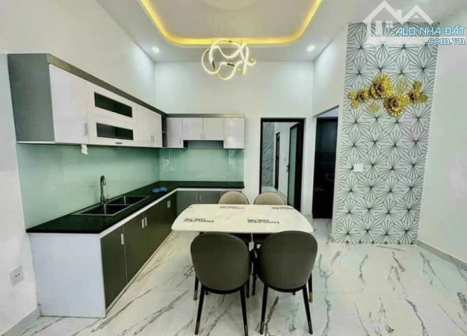 Bán gấp nhà long an KDC Xuyên Á 2,4 tỷ/80m2 1 trệt 1 lầu sổ hồng riêng đườg12m