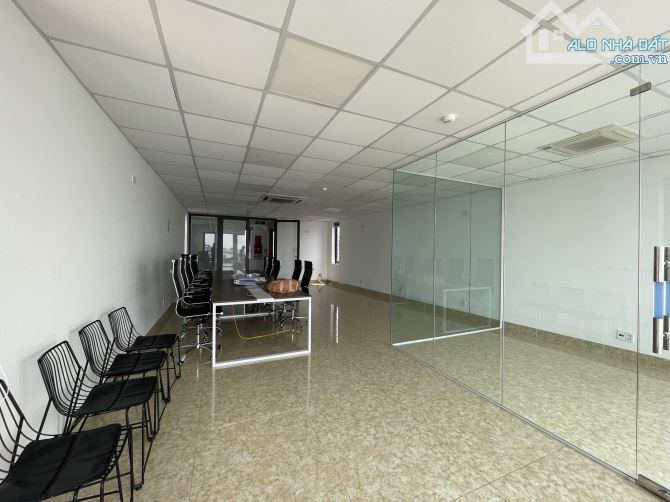 Trống duy nhất 1 phòng, chỉ 12 tr cho 75 m2 tại tuyến XVNT. Liên hệ: OFFICE DANANG