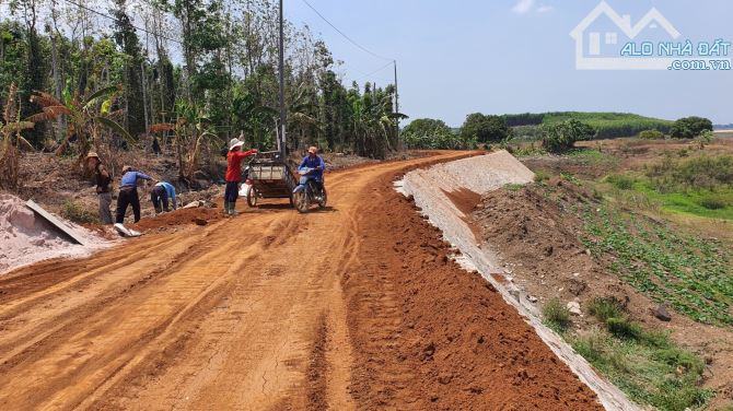 Cần bán 2.749m2 mặt tiền đường vành đai, view hồ Sông Ray tuyệt đẹp