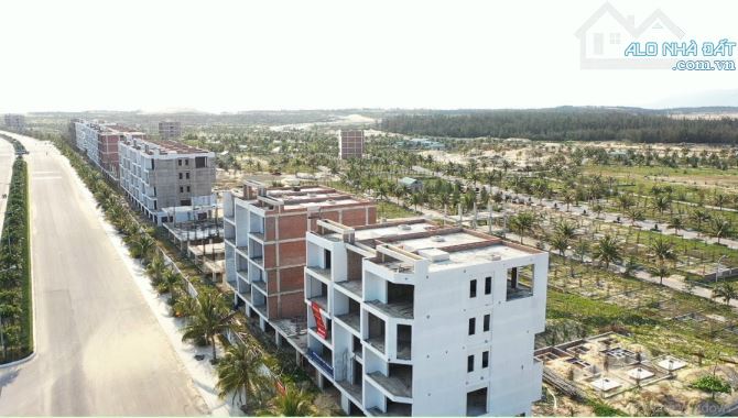 Chuyển nhượng nhà liền kề, trục chính FLC Lux City - Nhơn Lý Quy Nhơn 5,5 tỷ