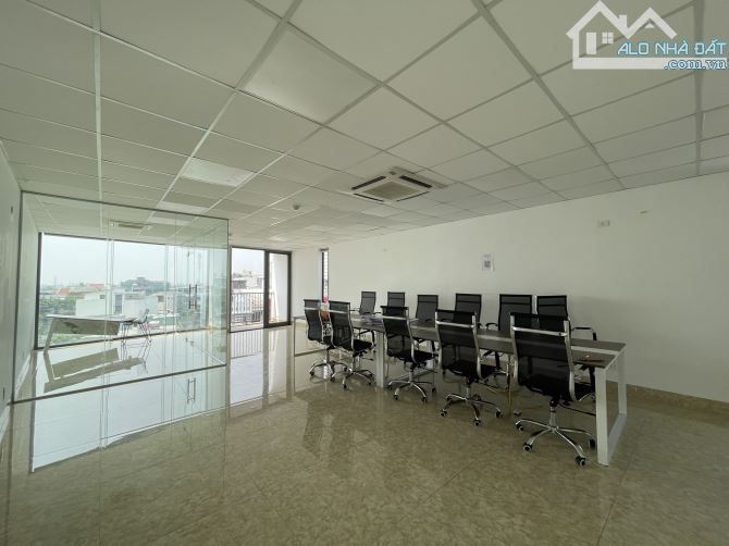 Trống duy nhất 1 phòng, chỉ 12 tr cho 75 m2 tại tuyến XVNT. Liên hệ: OFFICE DANANG - 1