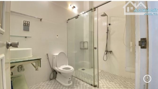 Bán Biệt Thự Thảo Điền Quận 2 DT 10.5x11 Xây 3 Lầu GIá Chỉ 21 Tỷ - 1