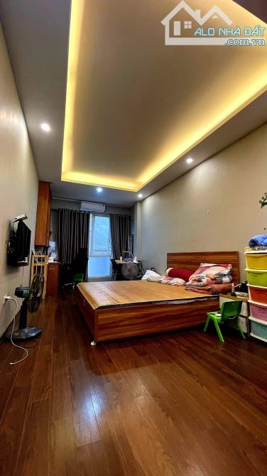tôi cần tiền bán nhà phan đình giót hà đông 35m gíá 4.7 tỷ . - 5