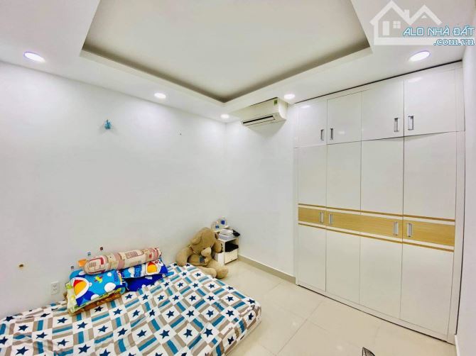 Cho Thuê Căn hộ Oriental Plaza ,2PN , 2WC , 78m2 , Nội Thất , Giá 10 triệu / tháng - 5