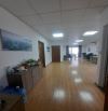 Cho thuê văn phòng 110 Linh Lang, 80m2 có điều hòa, sàn gỗ, thang máy, giá 18tr/th