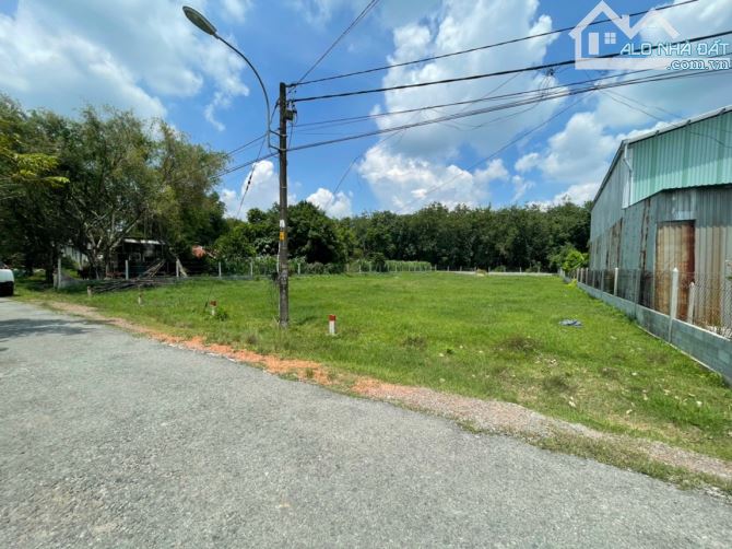 Cần bán đất mặt tiền đường nhựa 436 1/ Cây Bài vào 50m 2000m2 500m2 thổ cư