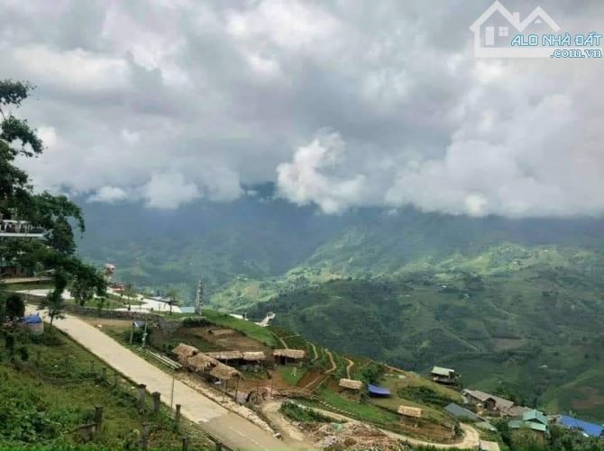 Bán đất nhà hàng - khách sạn trung tâm Sapa, 8000m2 gần KS Paos view mường hoa,Cát Cát