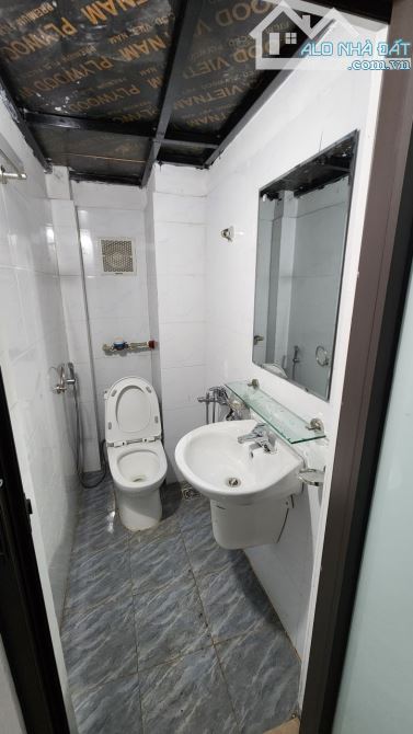 tôi cần tiền bán nhà CCMN văn quán , hà đông 60m gíá 10.5 tỷ .