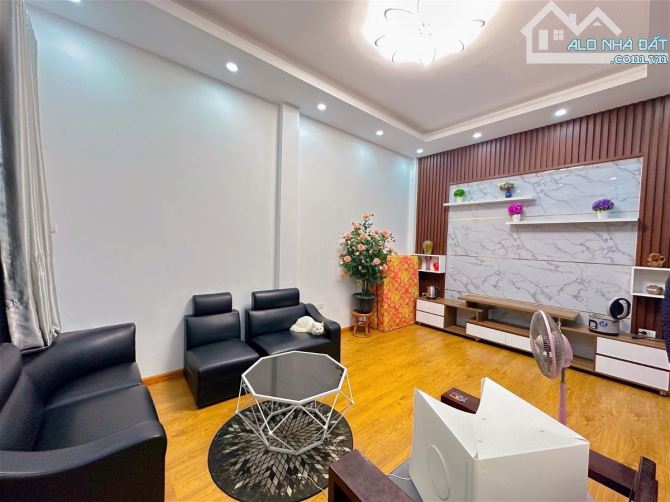 Bán nhà Lê Thanh Nghị, Đồng Tâm, Hai Bà Trưng,gần Giải Phóng,Trần Đại Nghĩa. Giá: 13,2 tỷ