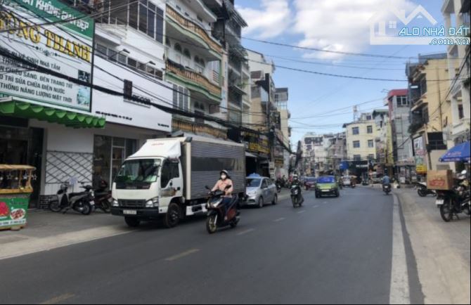 HẠ 8 TỶ BÁN GẤP KHÁCH SẠN 2 MẶT TIỀN NGAY TRUNG TÂM - 7TẦNG CHO THUÊ 70TR/THÁNG. GIÁ 18TỶ5 - 3