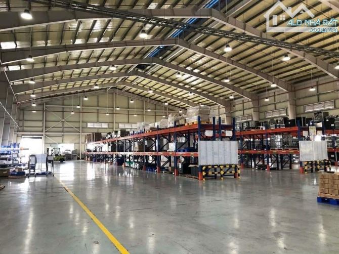 Cho thuê 1000m2 nhà xưởng độc lập mặt dg ql6