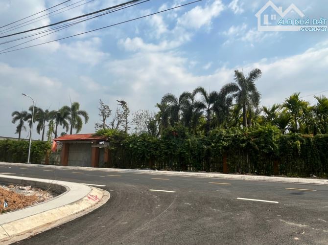 Cần bán đất + nhà vườn nghĩ dưỡng xã Trung An Củ Chi 7764m2 300m2 thổ
