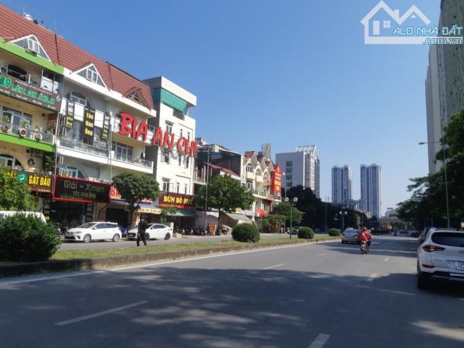 Bán Gấp Mặt Phố Vũ Trọng Khánh - Hà Đông - vỉa hè rộng. DT 143m2, MT 6,5m. Thông tin chuẩn - 1