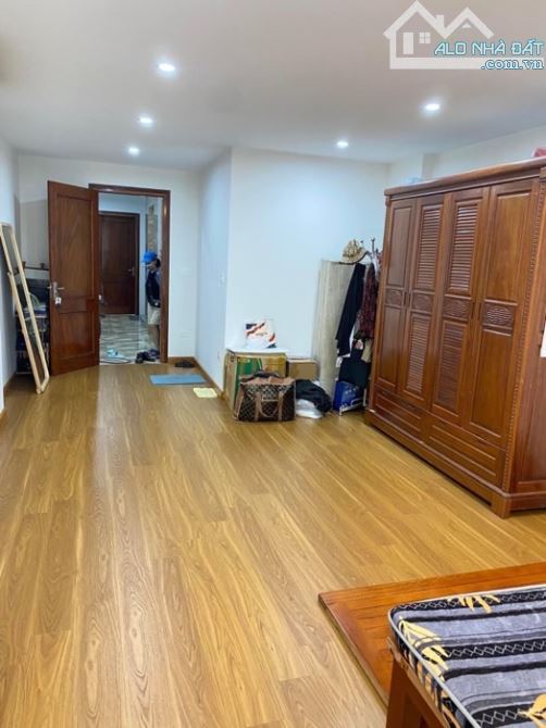Bán nhà đẹp Nguyễn Hy Quang, vỉa hè, ô tô tránh, thang máy, 80m2, 31 tỷ - 1