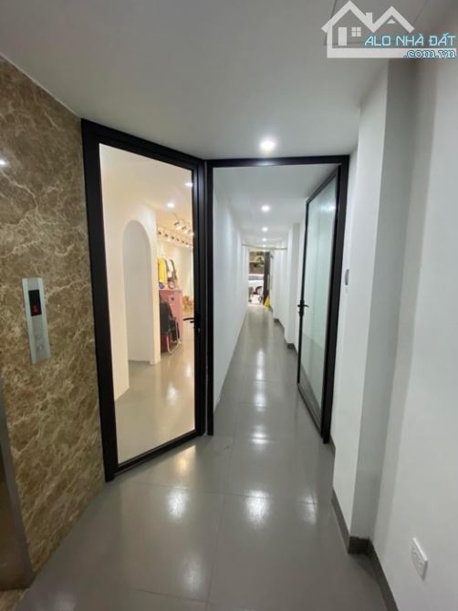 Bán nhà đẹp Nguyễn Hy Quang, vỉa hè, ô tô tránh, thang máy, 80m2, 31 tỷ - 2