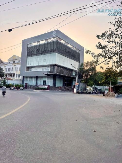 Bán nhà gần đường CMT8 và Phan Đình Phùng (P. Quang Vinh),dt:69m2, SHR, thổ cưHC;chỉ 2,tỷ