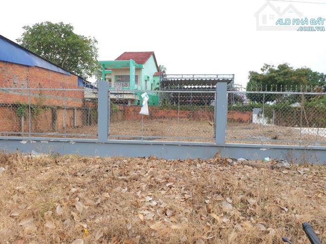 Cần bán đất mặt tiền đường Hùng Vương thuộc xã Hòa Thuận huyện Châu Thành TP Trà Vinh