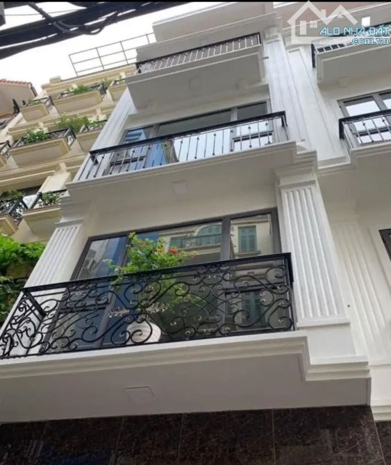 Cần bán nhà 6 tầng phố Tây Sơn diện tích 60m2 MT4m tài chính 8.5 tỷ