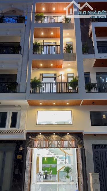 ✅Bán nhà đẹp Đường 79 Quận 7 .Dt; 4,5x23m Trệt 4 Lầu cao cấp Giá 19,5 Tỷ