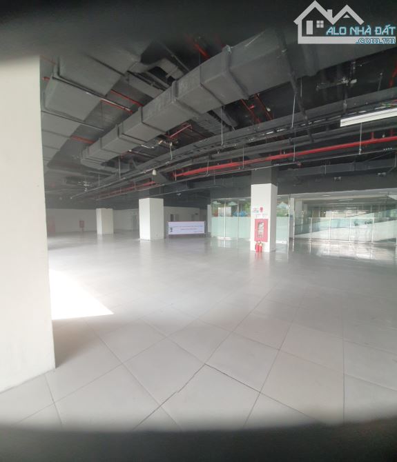 cho thuê 100m2, 200m2,500m2...làm MBKD chân đế Mipec Tây Sơn quận Đống Đa, HN