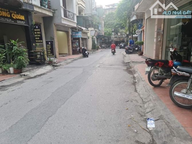 BÁN NGÕ 24 PHỐ KIM ĐỒNG, VỈA HÈ, Ô TÔ TRÁNH, KINH DOANH, DT 82M2, 5 TẦNG, THANG MÁY.