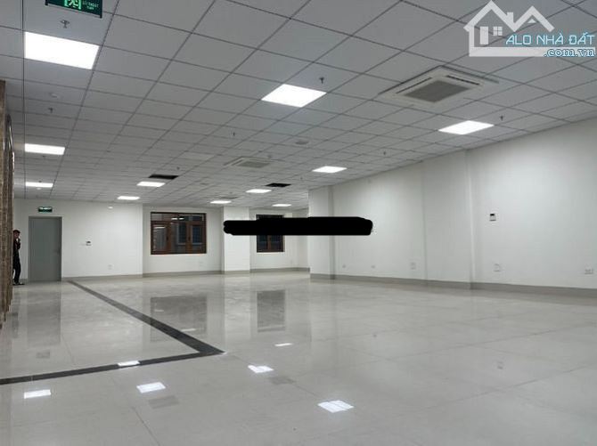 Cho thuê nhà VIP mặt phố TRẦN KHÁT CHÂN, DT 200m2x5 tầng+hầm, MT 8m nở hậu - 8