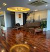 Cho thuê căn hộ 3 phòng ngủ chung cư Golden Land - 275 Nguyễn Trãi 130m2 full đồ