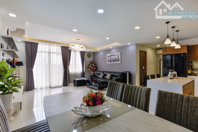 chủ cần bán căn hộ Grand Riverside, 283 Bến Vân Đồn, Phường 2, Quận 4, diện tích 128