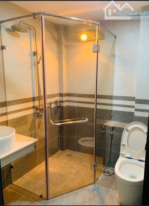 Bán nhà Đống Đa, Nam Đồng, Xã Đàn 40m2 nhà 5 tầng, cách phố 30m, giá chào 6 tỷ 3.