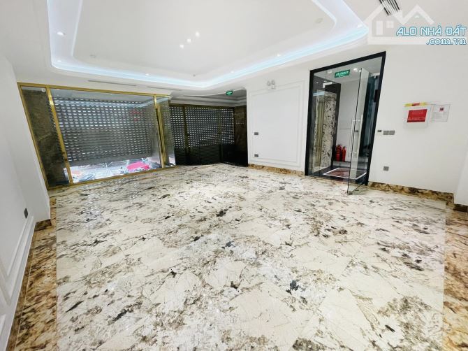 Bán căn góc phố Ngụy Như Kon Tum, phân lô vỉa hè ô tô tránh, DT 90m2 x 9 tầng, MT8m. - 1