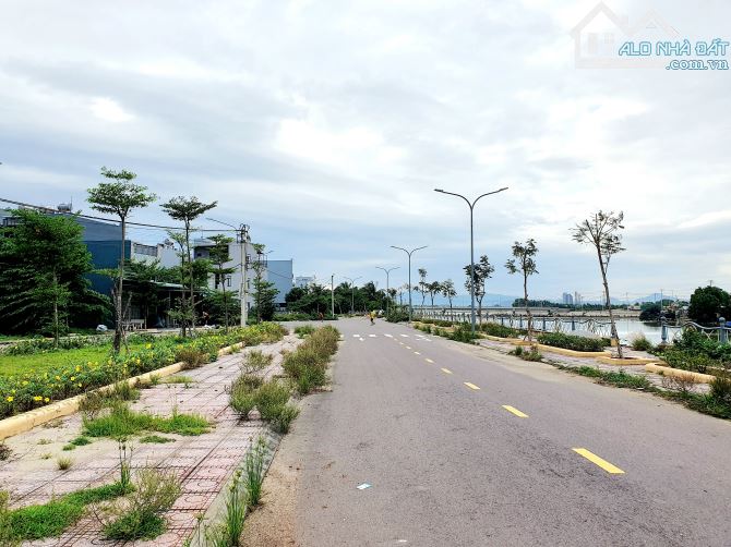 Nhà 3 mê trực diện công viên, view sông Hà Thanh, full nội thất. - 1