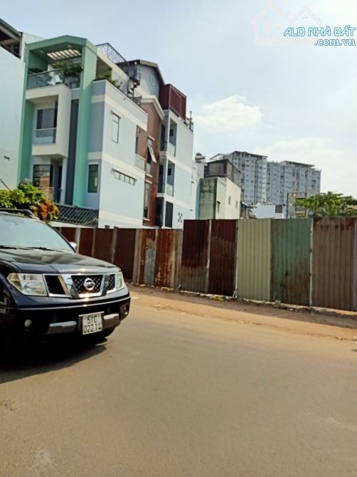 Bán lô đất mặt tiền đường số 40, Linh Đông, 253m2, giá 22  tỷ