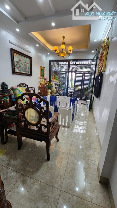 Chính chủ bán nhà Phố Hoàng Cầu Đống Đa 155m mặt tiền 6.5m giá 6x tỷ - 2