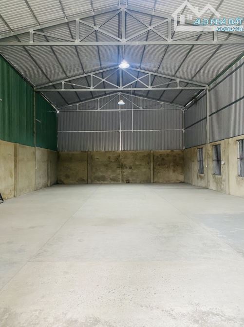 Kho xưởng Dĩ An 350m² đường cont làm kho sản xuất