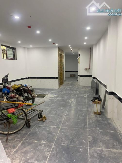 Bán cc mini Gốc Đề Minh Khai, Hai Bà Trưng 58m x 7Tầng,Giá 12.9 tỷ.Lô góc,DThu 900triệu - 1