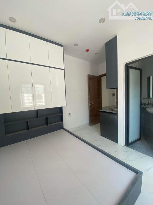 Bán cc mini Gốc Đề Minh Khai, Hai Bà Trưng 58m x 7Tầng,Giá 12.9 tỷ.Lô góc,DThu 900triệu - 3