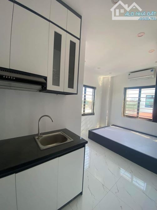 Bán cc mini Gốc Đề Minh Khai, Hai Bà Trưng 58m x 7Tầng,Giá 12.9 tỷ.Lô góc,DThu 900triệu - 4