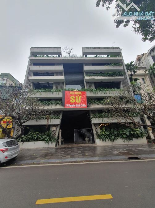 Cho thuê biệt thự MP Điện Biên Phủ - Ba Đình. MT 15m, DT 400m², 5 tầng, KD Nhà hàng, CF