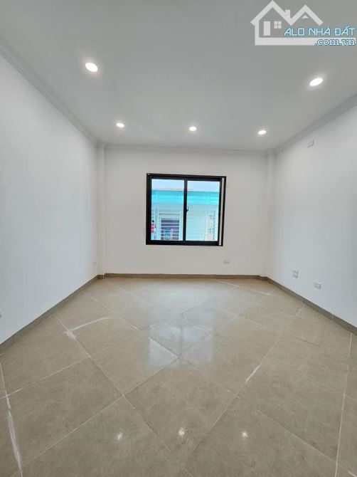 BÁN NHÀ TRẦN THÁI TÔNG-CẦU GIẤY-8 TẦNG THANG MÁY-GẦN PHỐ-Ở VÀ CHO THUÊ-DT55M NHỈNH 18 TỶ - 1