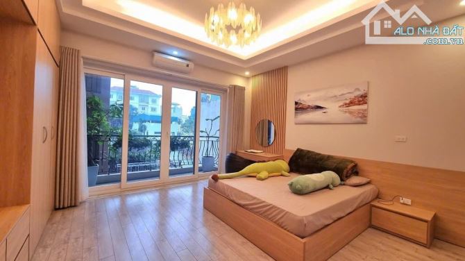 Bán nhà Đẹp, Văn Cao, 70m², MT 5m - 5 tầng, nhỉnh 11 Tỷ(thương lượng). - 3