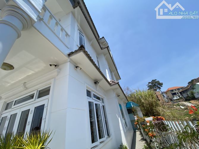 Hạ hơn 3 tỷ bán gấp villa Hùng Vương gần chuỗi khách sạn Hoàng Đế P9 Đà Lạt 214m2 chỉ 9.7 - 1