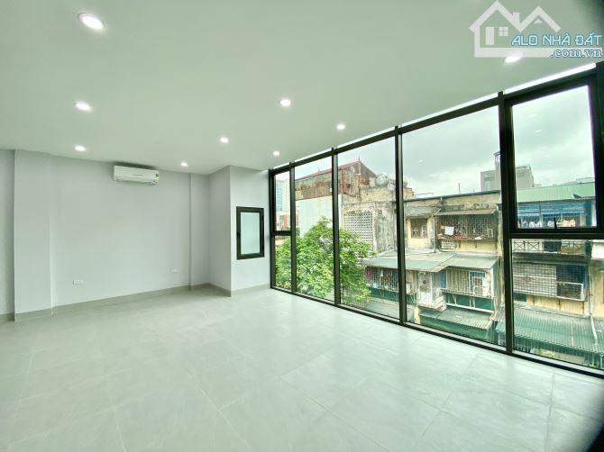 Cho thuê văn phòng tại đường Huỳnh Thúc Kháng sàn 50m2 đẹp lung linh giá rẻ nhất quận - 2