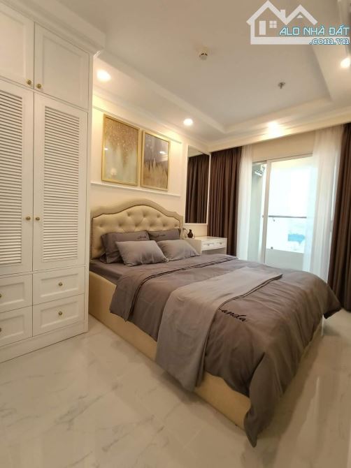 Bán căn chung cư Hà Đô Centrosa, DT 86m2 , 2 Phòng Ngủ , 2WC Giá 8.5 Tỷ , SHR