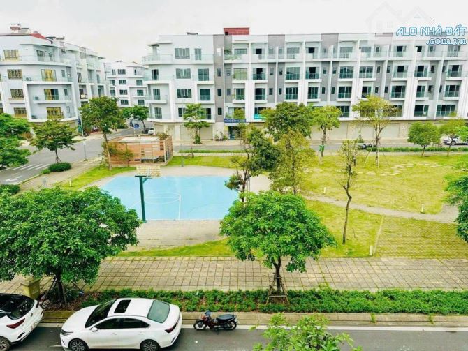 Bán căn HimLam GreenPark Đại Phúc nhìn vườn hoa