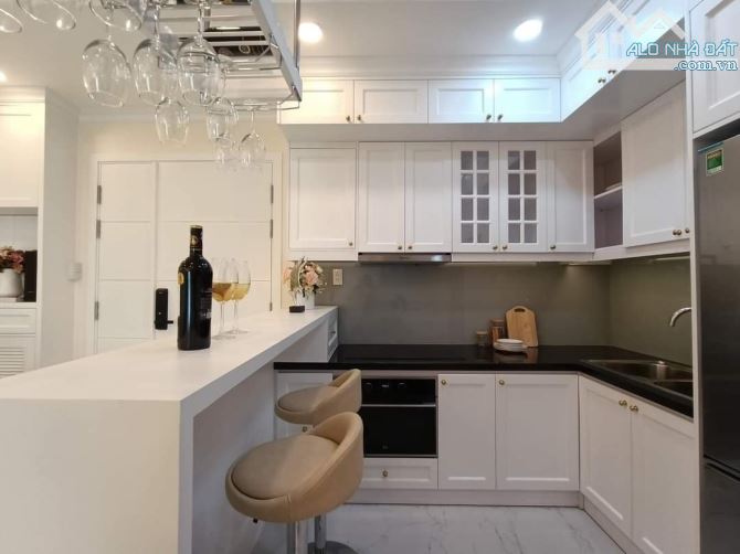 Bán căn chung cư Hà Đô Centrosa, DT 86m2 , 2 Phòng Ngủ , 2WC Giá 8.5 Tỷ , SHR - 10